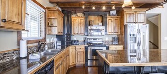 Bearadise Retreat W/ Ideal Beach Access, Private Hot Tub, and Multiple Game Rooms!