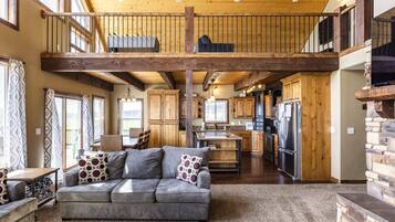 Älytelevisio, takka, pöytäjalkapallopöytä