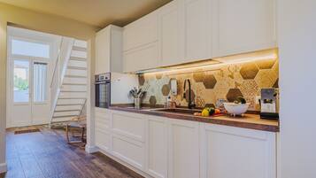 Refrigerador, horno, lavavajillas, tostadora