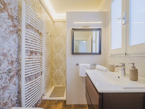 Hair dryer, towels - Rosa dei Venti by Interhome (Lido di Camaiore)