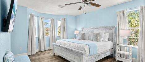 3 bedrooms, iron/ironing board, WiFi, bed sheets