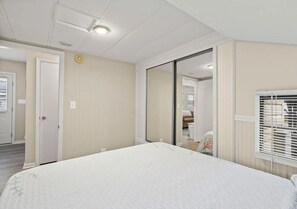 2 Schlafzimmer, Reisekinderbett, WLAN, Bettwäsche