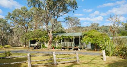Woongarra Cottage - Tranquil Off-Grid Nature Escape in a Bush Setting