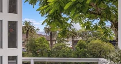 The Little River Cottage - Riverfront Retreat