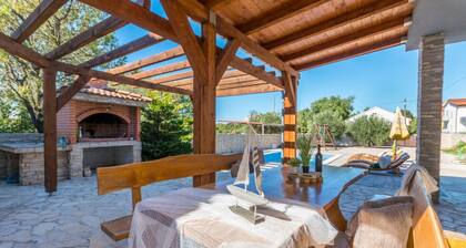 Holiday Home Ema with pool