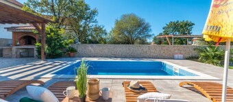 Holiday Home Ema with pool