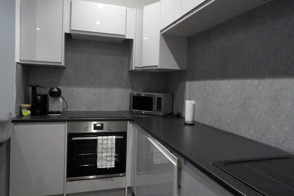 Fridge, microwave, oven, stovetop