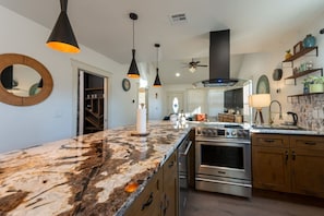 Private kitchen - Kendall Whittier TU, Downtown (Tulsa)