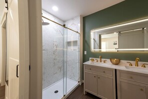 Bathroom - Kendall Whittier TU, Downtown (Tulsa)