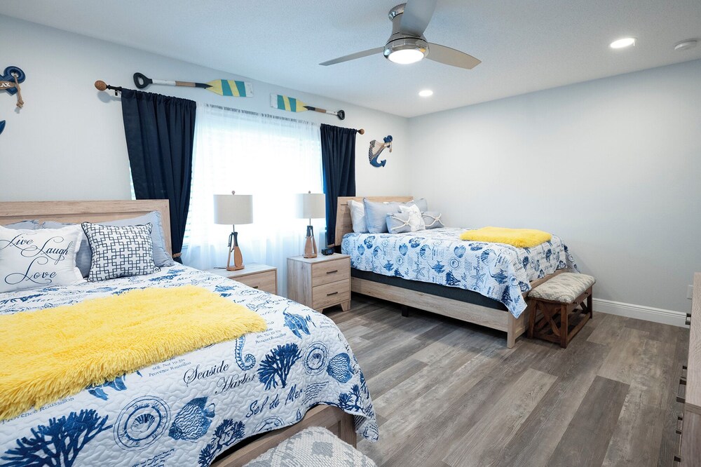 A closer look at Condo Rentals With Private Library Access
