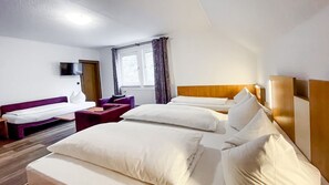 Unclassified image, 3 of 46, button - Comfortable and versatile room -perfect for relaxation, work and exchange (Winterberg)