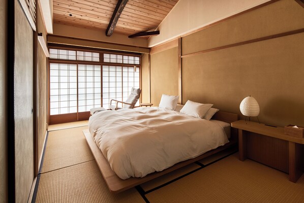 Villa clásica, 2 habitaciones, vistas al jardín | 2 dormitorios, ropa de cama de alta calidad, edredones de plumas