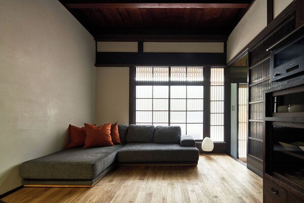 Classic Villa, 2 Bedrooms, Garden View | Living area | 55-inch flat-screen TV with cable channels, TV, Netflix - YADORU KYOTO HANARE Shirotaki No Yado (Kyoto)