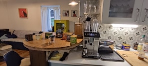 Ilmainen päivittäinen mannermainen aamiainen