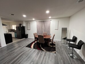 Dining - Cozy 2-Bedroom Home in Mesquite – Perfect for Families & Travelers! (Mesquite)