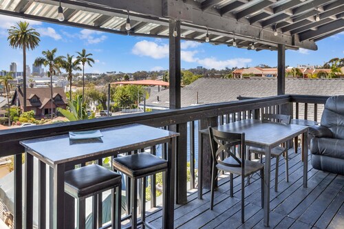 Downtown San Diego Citywide Views 2-bedroom 2 bath apartment with AC, Wi-Fi