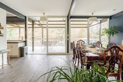 Glass House on scenic Bogue Falaya river