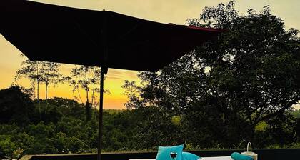 Luxury villa in a magnificent natural setting, close to the beach, infinity pool, Ayurveda spa, chef,