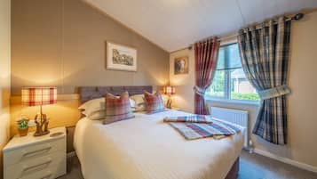 3 Schlafzimmer, Schreibtisch, Bügeleisen/Bügelbrett, WLAN