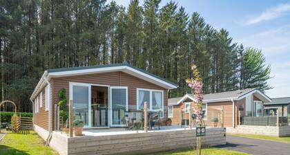 Antler Lodge - Meadows Retreat Lodge Park