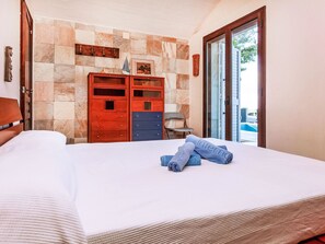 3 bedrooms, iron/ironing board, WiFi