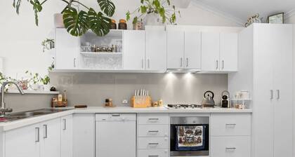 A leafy retreat only a skip and jump away from the lively city of Boxhill.