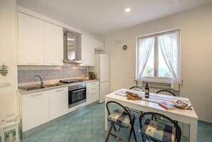 Herdplatte, Wasserkocher mit Kaffee-/Teezubehör