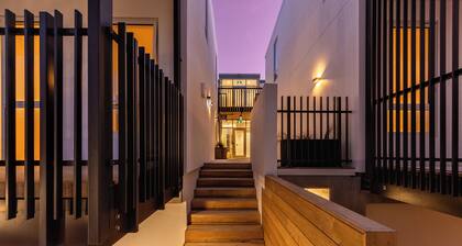 Modern 3Bdr/2bath Apartment ~beach ~golf ~shops