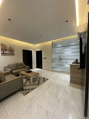 Egyptian cotton sheets, premium bedding, pillow-top beds - qimampark AlNamas6 (Al Namas)