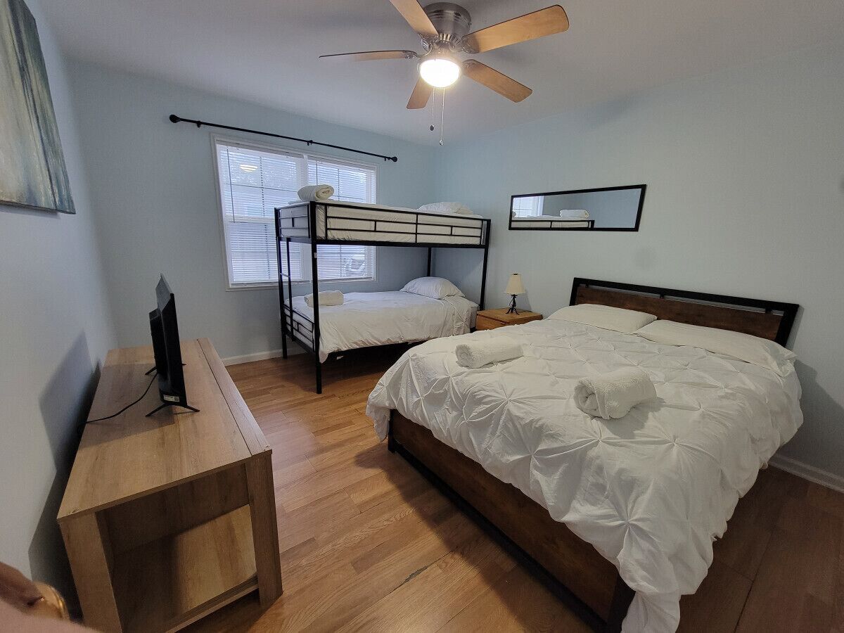 2 chambres, fer et planche à repasser, lit parapluie, Wi-Fi gratuit