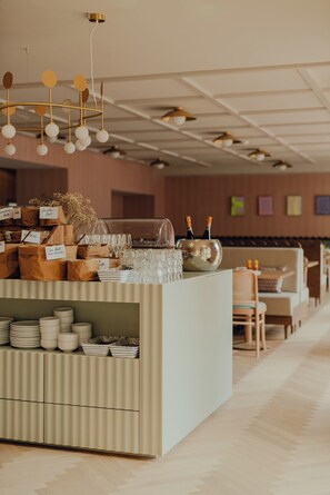 Desayuno buffet todos los días (con cargo) 