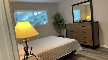 2 sovrum, strykjärn/strykbräda, wi-fi och sängkläder