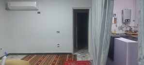 Interior - Charming 2-bedroom apartment with AC, WiFi , garden and swimming pool in Cairo (Cairo Governorate)
