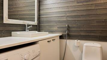 SĂšche-cheveux, serviettes fournies