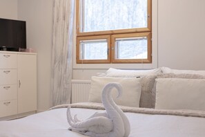 Free WiFi, bed sheets - Santa`s Suites II by BookLapland (Rovaniemi)