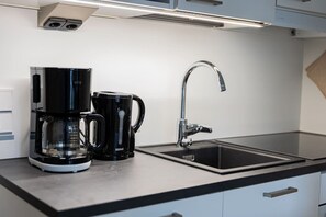 冷蔵庫、電子レンジ、オーブン、食器洗い機