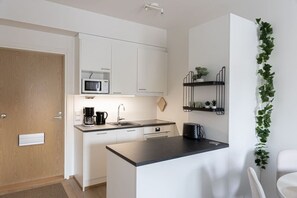 Køleskab, mikrobølgeovn, ovn, opvaskemaskine