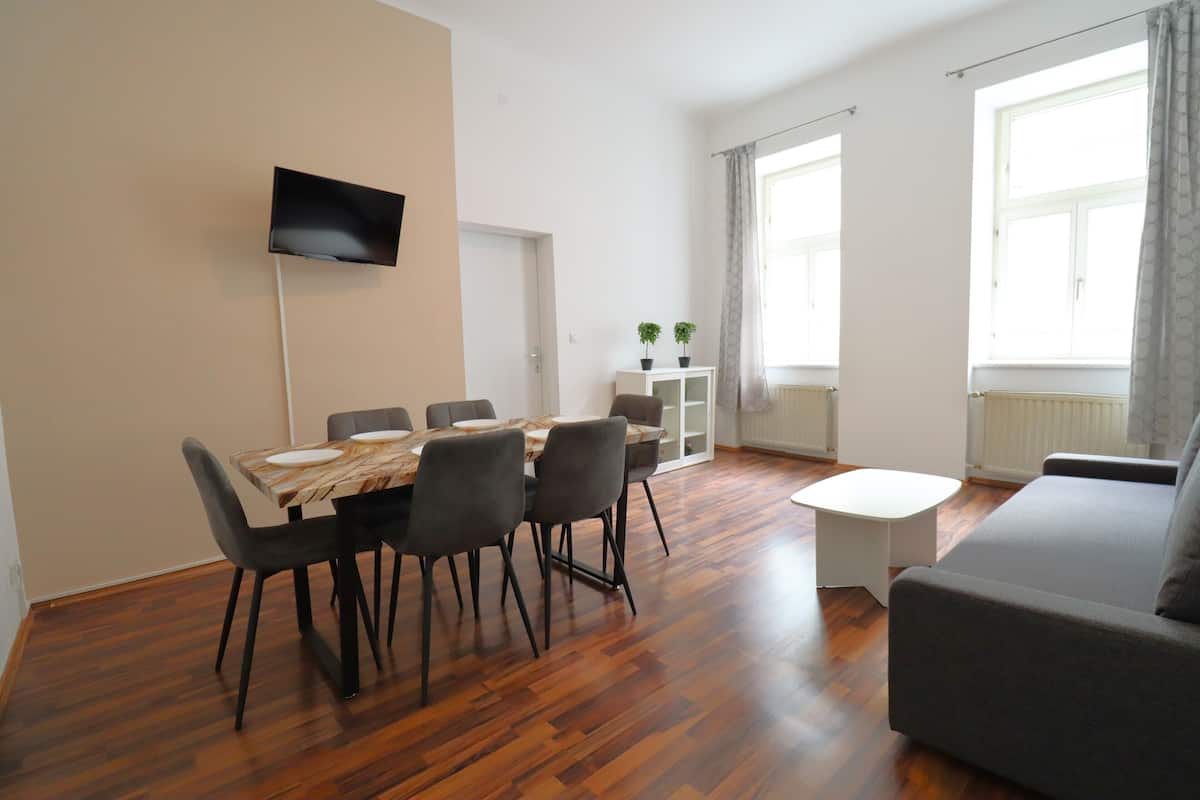 Comfort Apartment, Kitchenette, Executive Level | 2 bedrooms, desk, laptop workspace, iron/ironing board