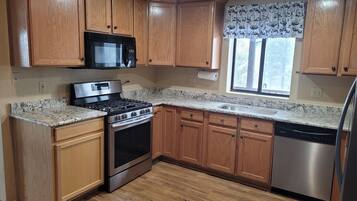 Mikrowelle, Ofen, Herdplatte, Geschirrspüler