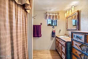 淋浴設備、風筒、提供毛巾、番梘