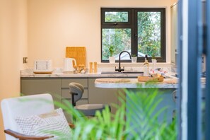 Oven, dishwasher, coffee/tea maker