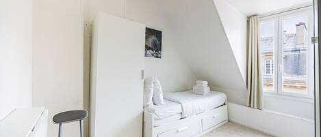 1 bedroom, WiFi, bed sheets