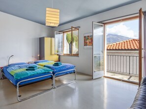 2 bedrooms