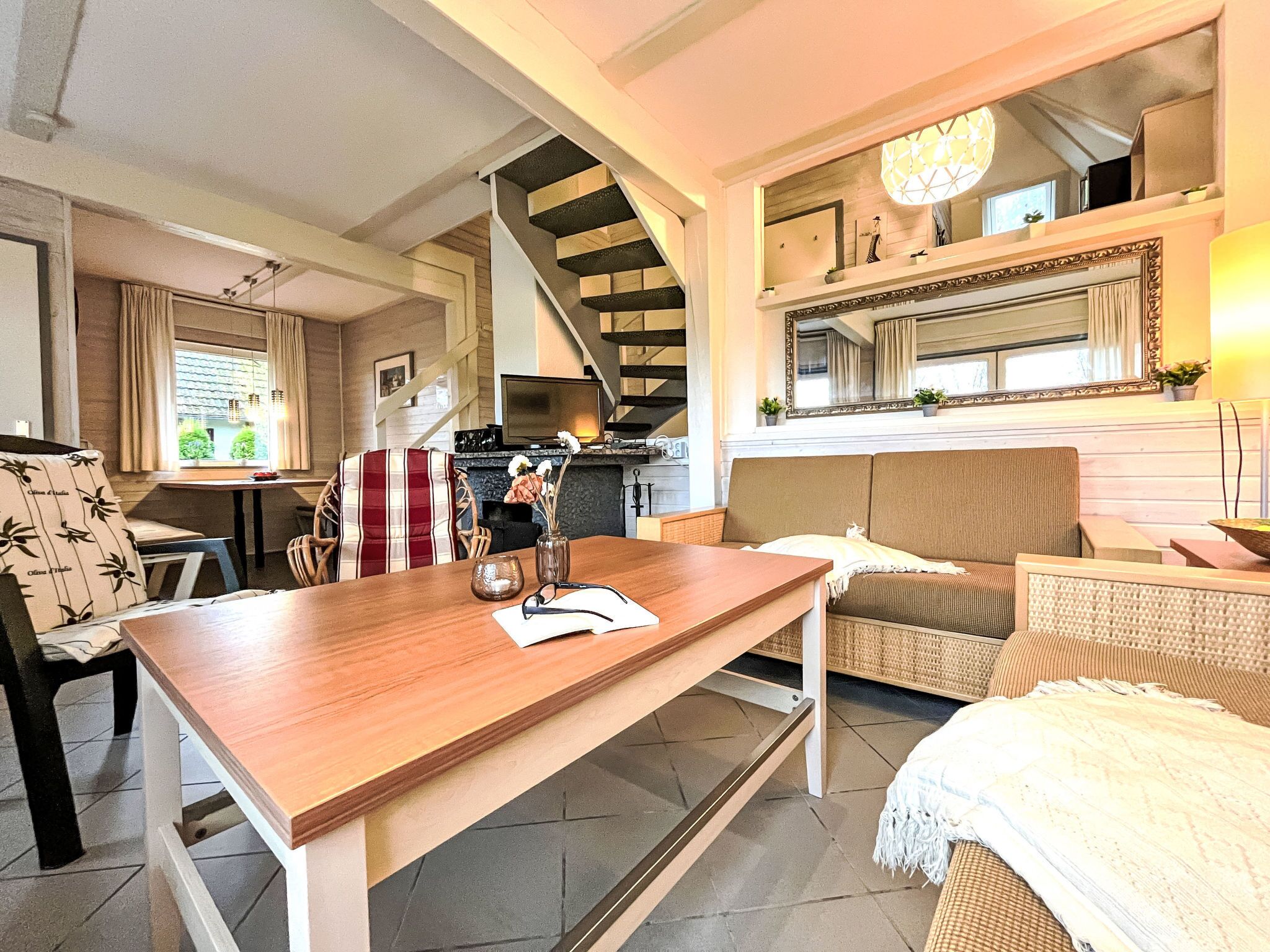 Télévision, cheminée