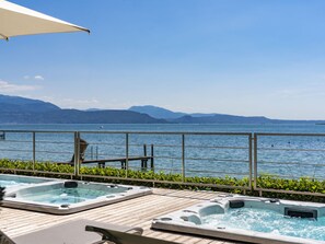 Bain à remous extérieur