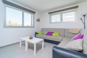 TV - Borges - House In Son Serra De Marina. Free Wifi (, Illes Balears)