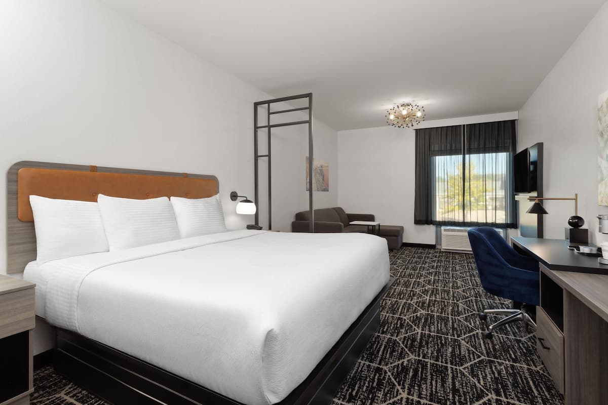 Bureau, espace de travail pour ordinateur portable, rideaux occultants