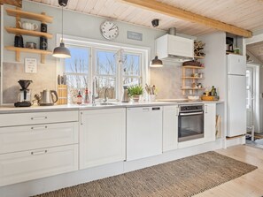 Fridge, dishwasher, cookware/dishes/utensils