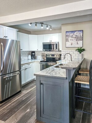 Fridge, microwave, oven, stovetop