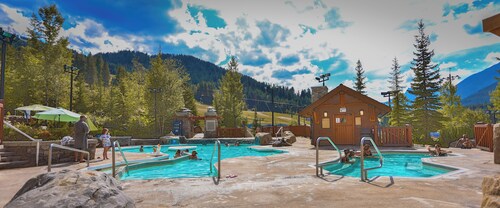 Cozy 2 bdrm mountain escape!